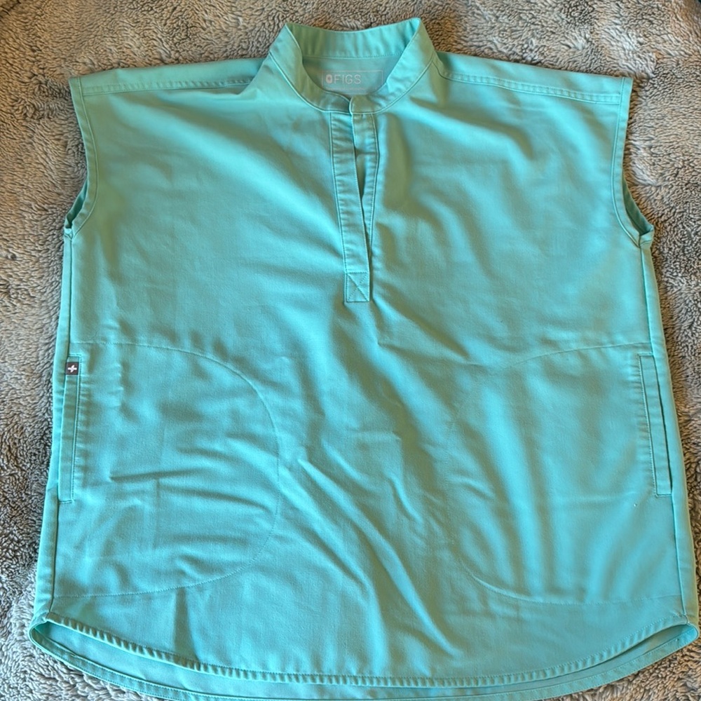 Figs fresh aqua rafaela scrub top. PO 1714